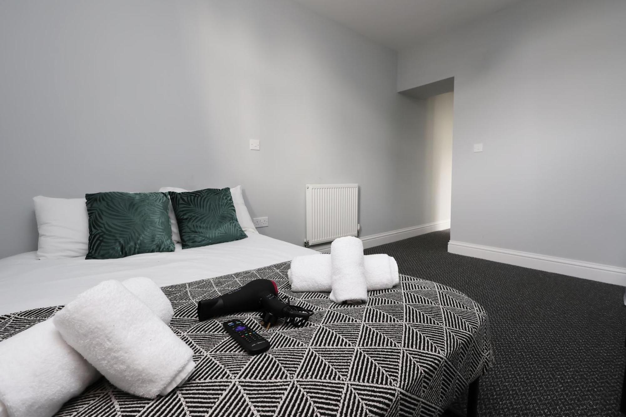 En-Suite Double Rooms, Smart Tv Comfy Style Llanelli Zewnętrze zdjęcie